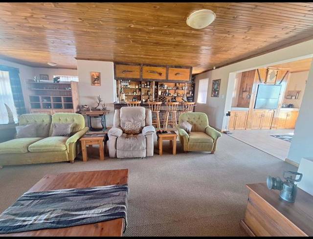 4 BEDROOM HOUSE FOR SALE IN HARTENBOS HEUWELS